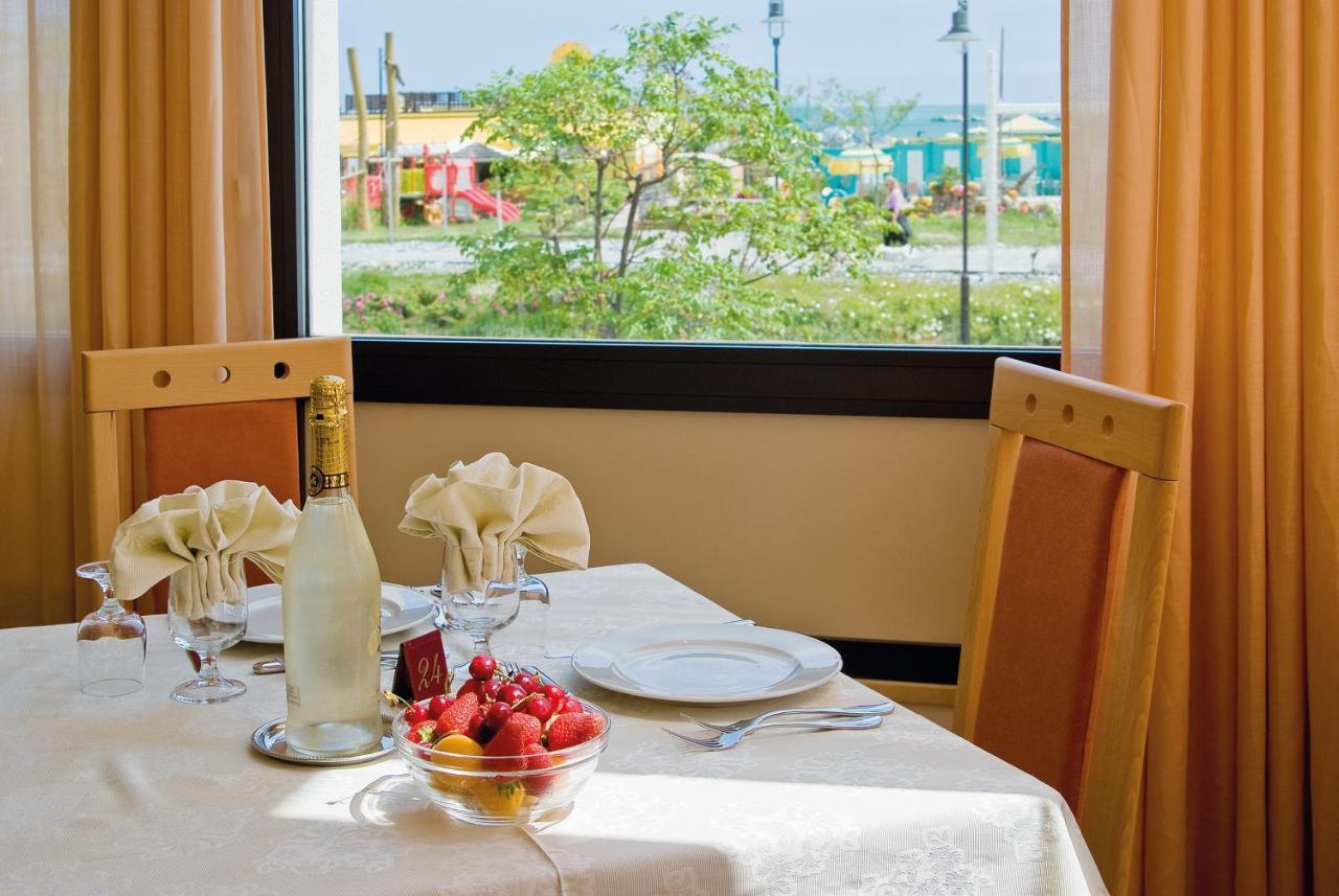 Little Hotel Cesenatico Esterno foto