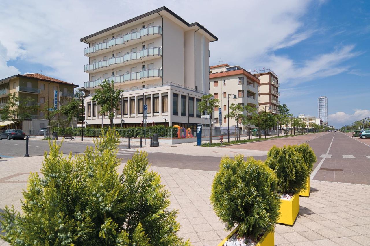 Little Hotel Cesenatico Esterno foto