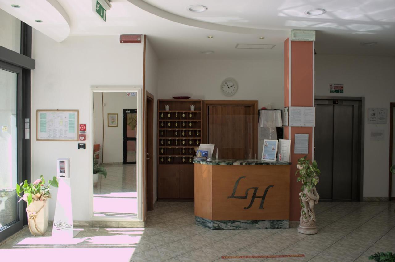 Little Hotel Cesenatico Esterno foto